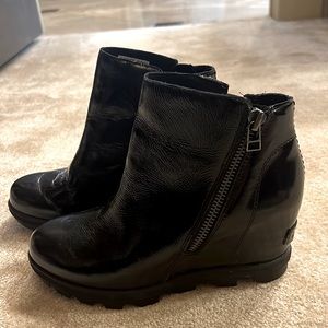 Shiny Black Sorel booties